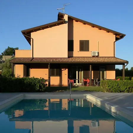 Sole לינה וארוחת בוקר 4*